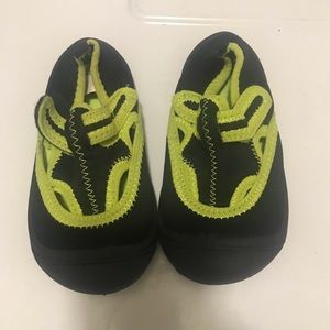 Water shoes sandals Size 7/8 (Toddler)